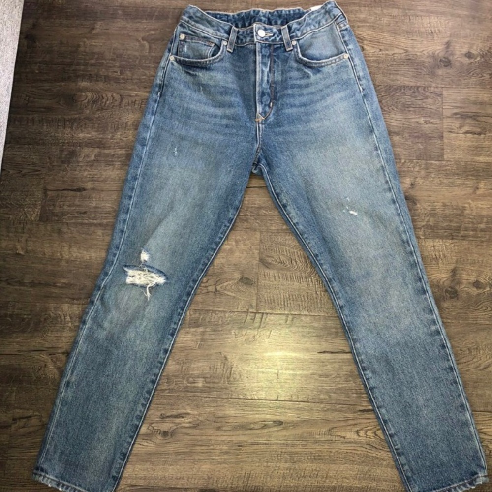 Lovers + Friends size 27 straight legged jeans